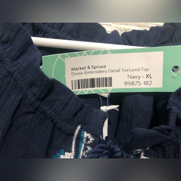 Market and Spruce
Size XLSleeveless Blouse - Picture 6 of 8